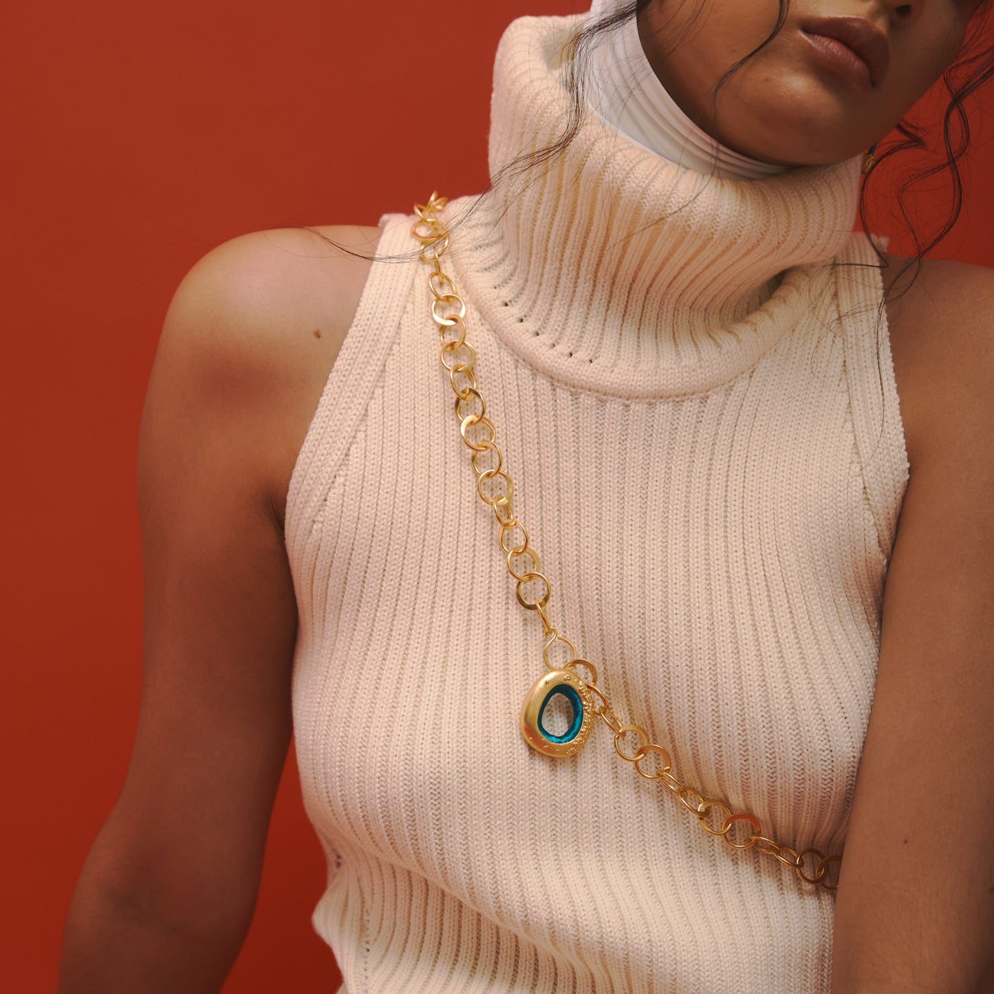 Collar Colaboración Dorado